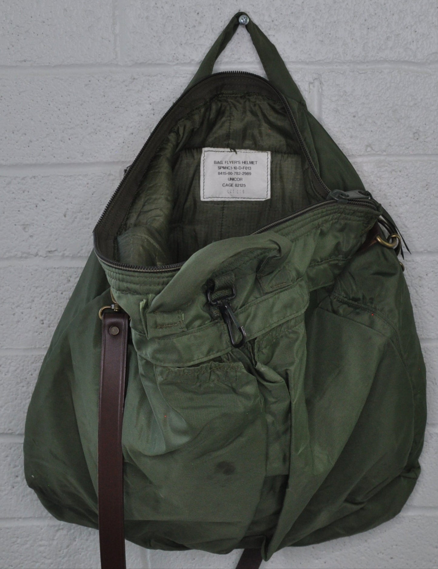 VINTAGE WILLIE NELSON TOUR PATCH FLYERS BAG