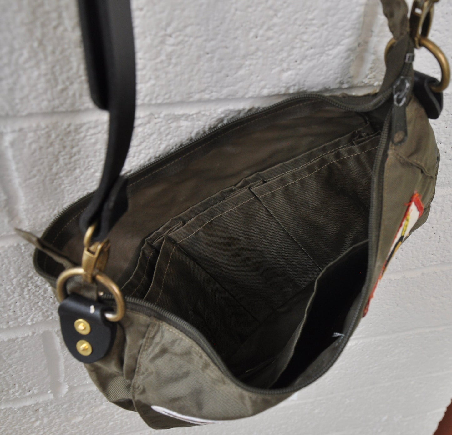 VINTAGE ARMY POUCH CROSS BODY 1