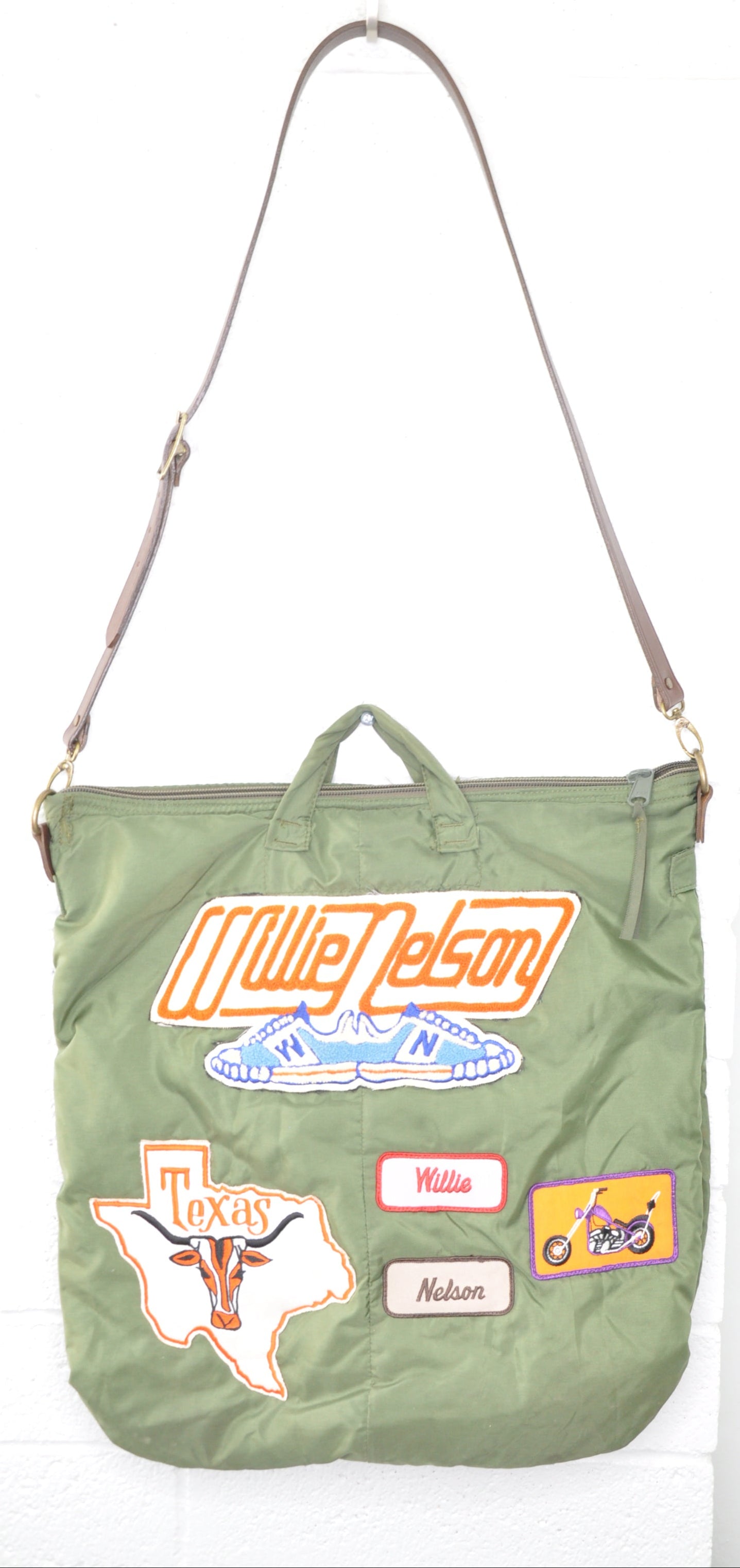 VINTAGE WILLIE NELSON TOUR PATCH FLYERS BAG