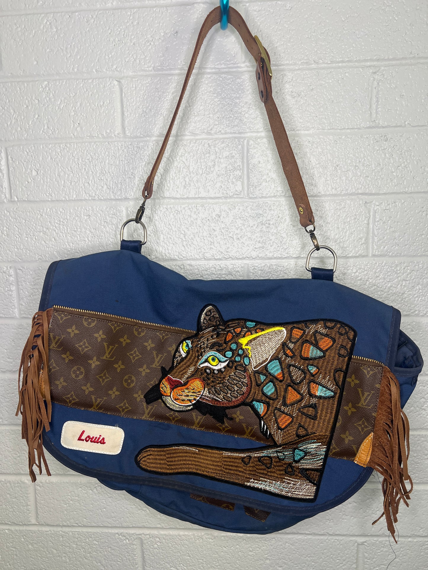 USPS mailbag x LV Cat