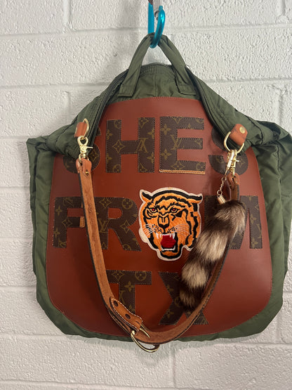 She’s from TX x Tiger LV