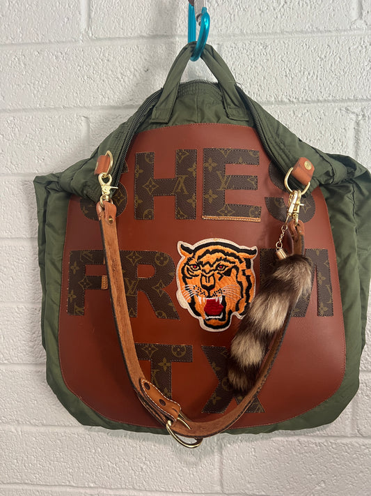 She’s from TX x Tiger LV