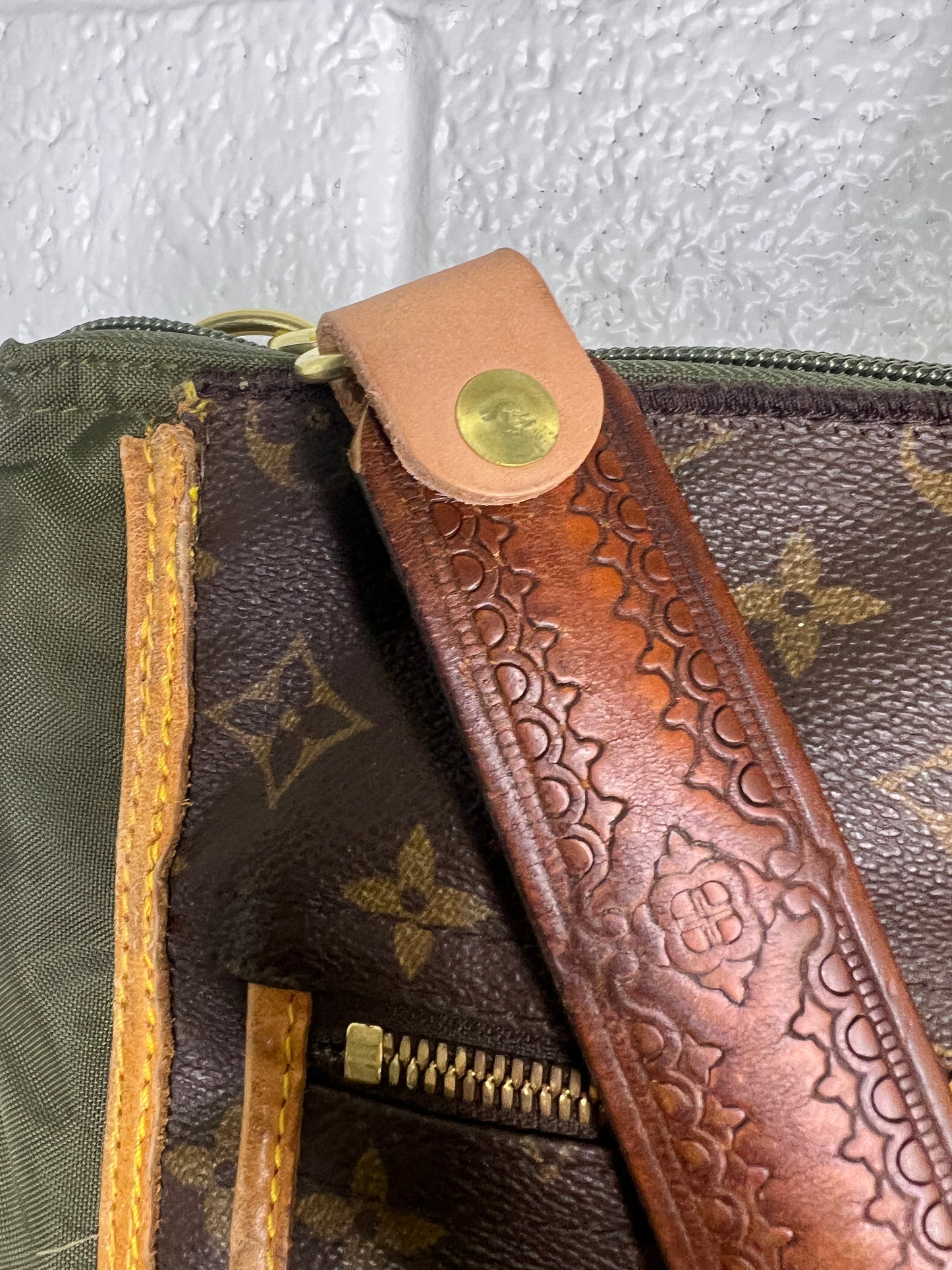 Foxy x LV