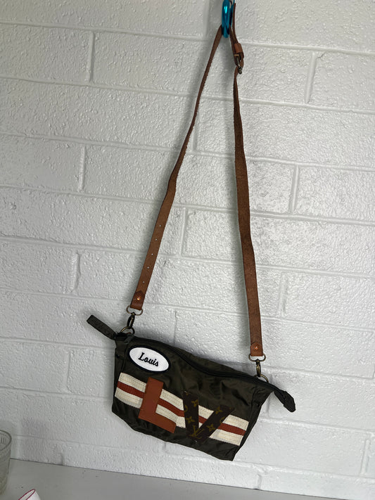LV nos crossbody