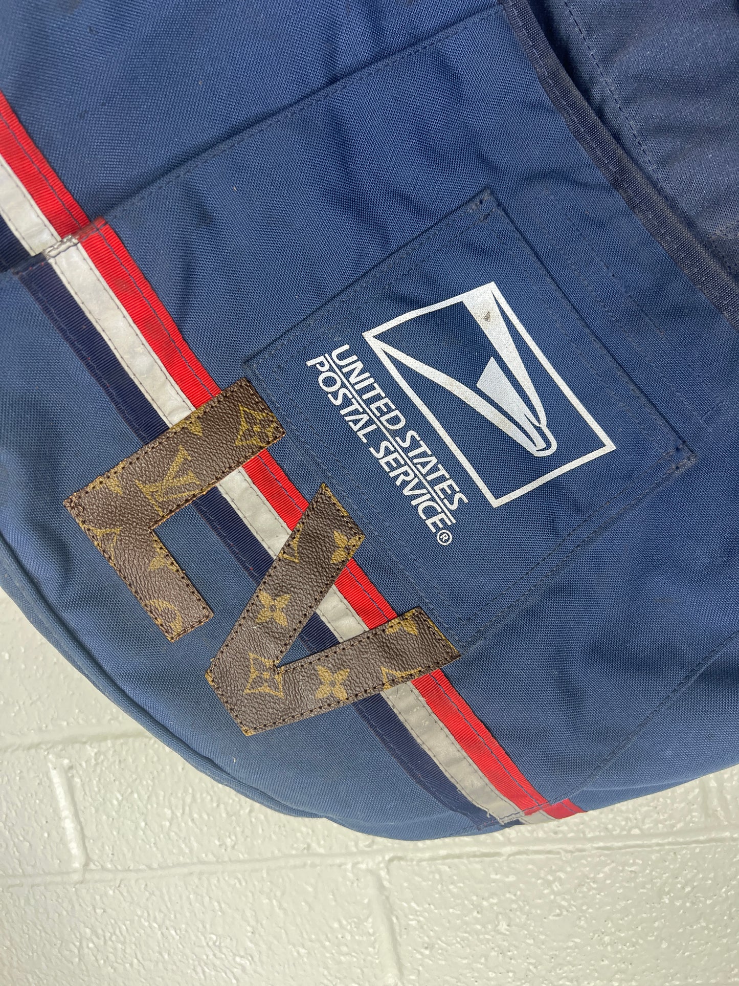 USPS mailbag x LV Cat