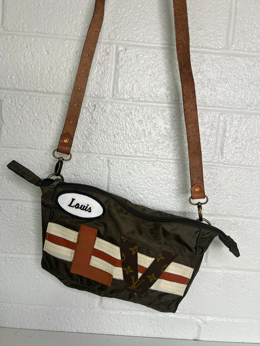 LV nos crossbody